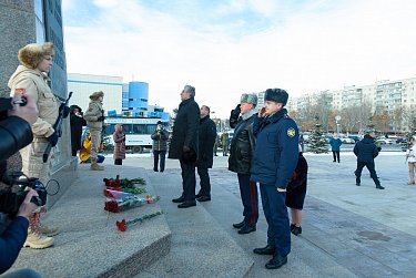 Честь и слава героям!